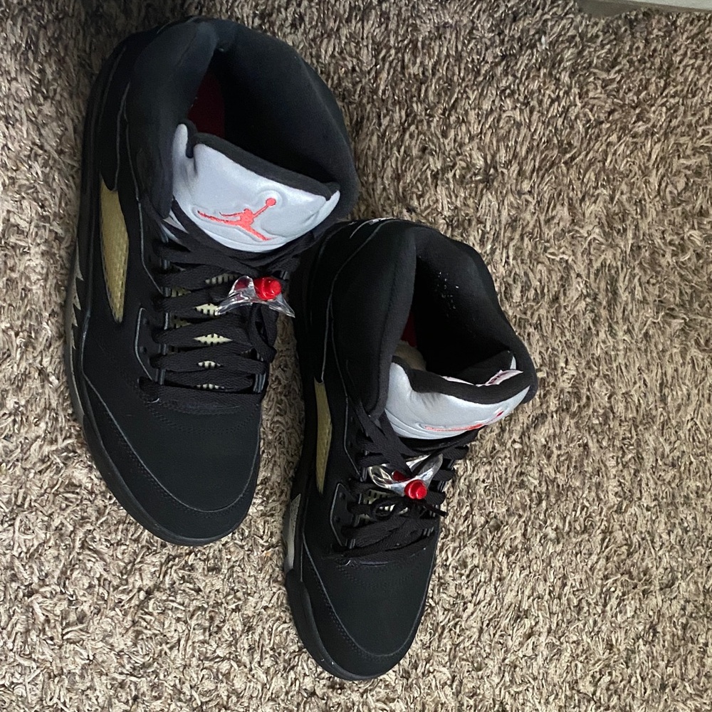 Air Jordan Retro 5 Sneakers - 2016 - Picture 8 of 12